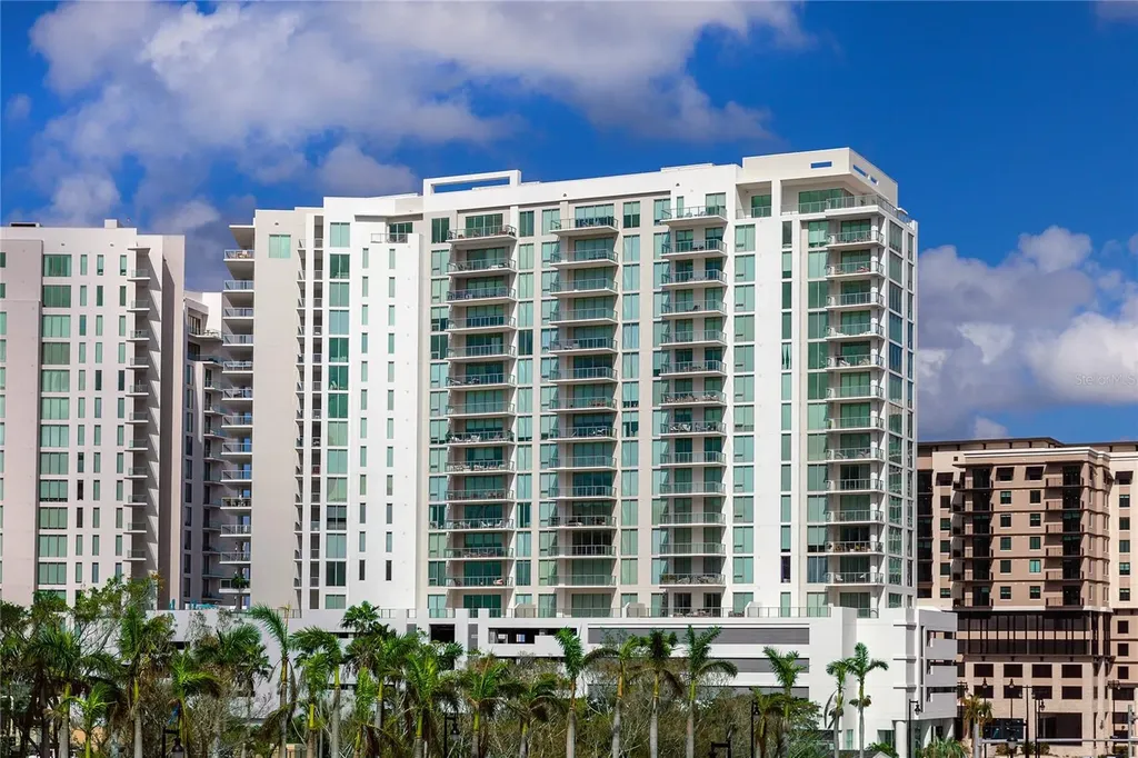 301 Quay Commons Sarasota FL 34236