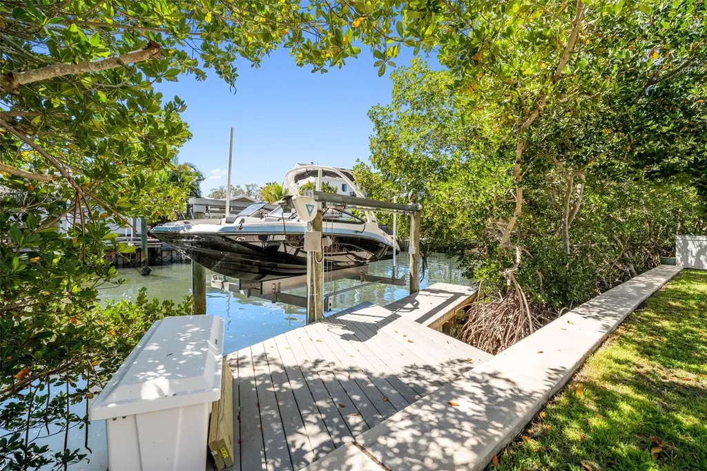 1811 Bayou Grande Boulevard NE St Petersburg FL 33703