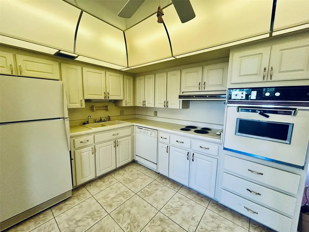 2400 Columbia Drive Clearwater FL 33763