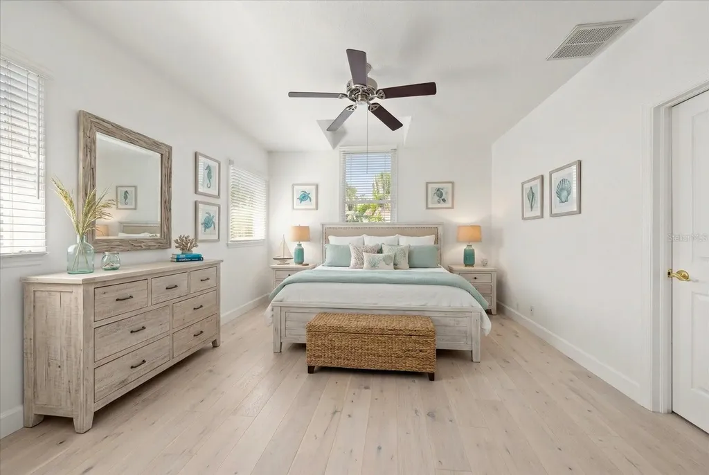 707 Lansden Court Tarpon Springs FL 34689
