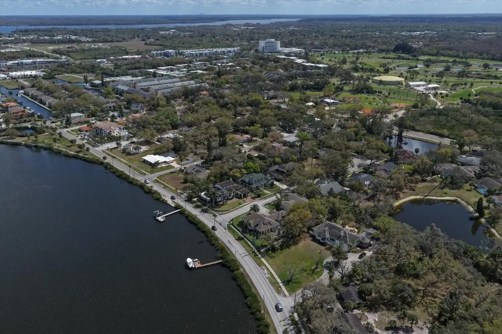 707 Lansden Court Tarpon Springs FL 34689