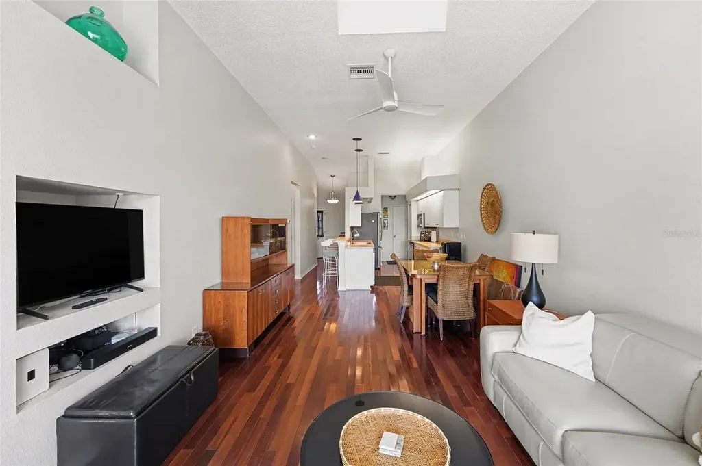 209 Hemingway Drive Oldsmar FL 34677