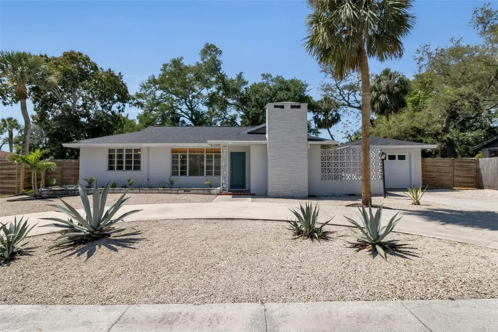 2019 Chippawa Place Sarasota FL 34234