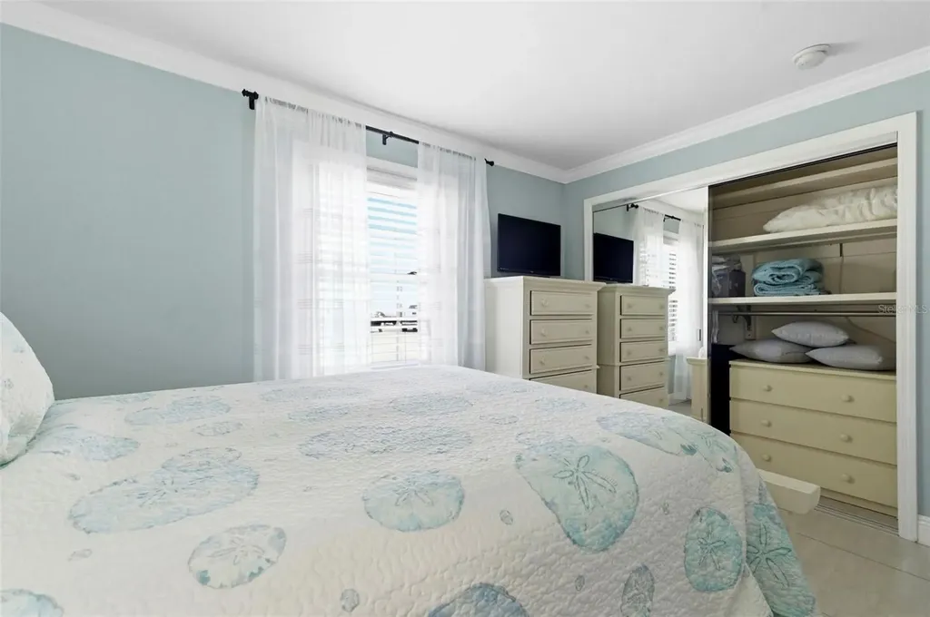 4911 Coquina Key Drive SE St Petersburg FL 33705
