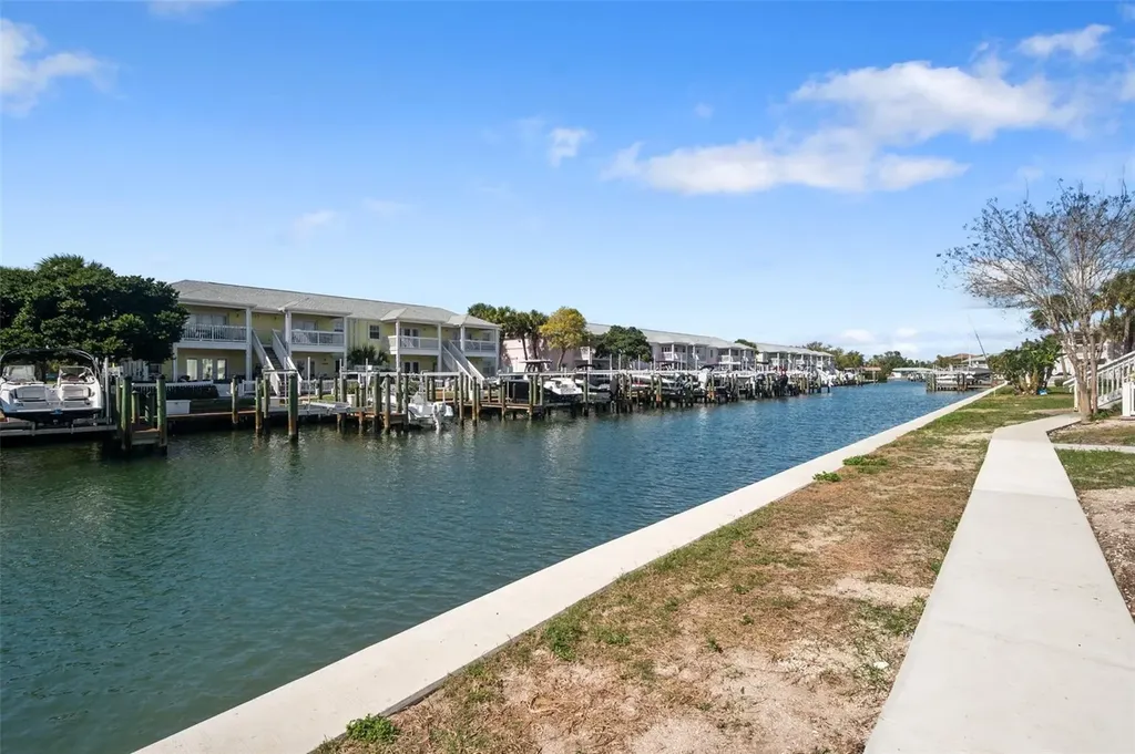 4911 Coquina Key Drive SE St Petersburg FL 33705