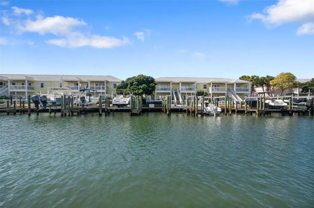 4911 Coquina Key Drive SE St Petersburg FL 33705