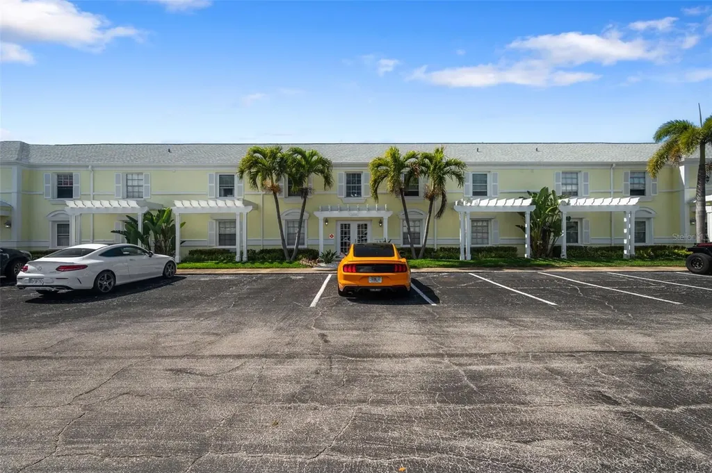 4911 Coquina Key Drive SE St Petersburg FL 33705