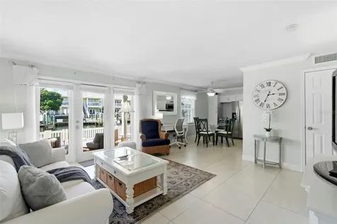 4911 Coquina Key Drive SE St Petersburg FL 33705