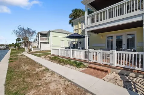 4911 Coquina Key Drive SE St Petersburg FL 33705