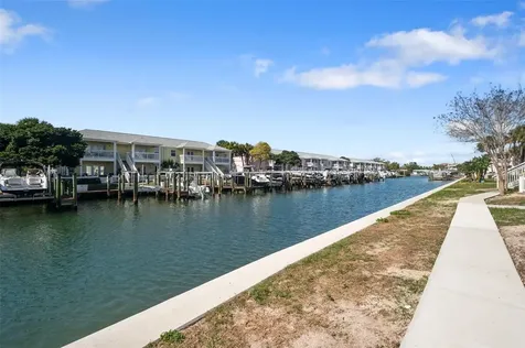 4911 Coquina Key Drive SE St Petersburg FL 33705