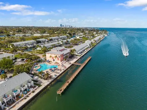 4911 Coquina Key Drive SE St Petersburg FL 33705
