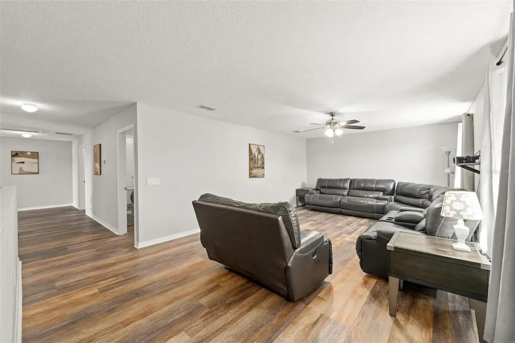 1049 NW 233rd Drive Newberry FL 32669