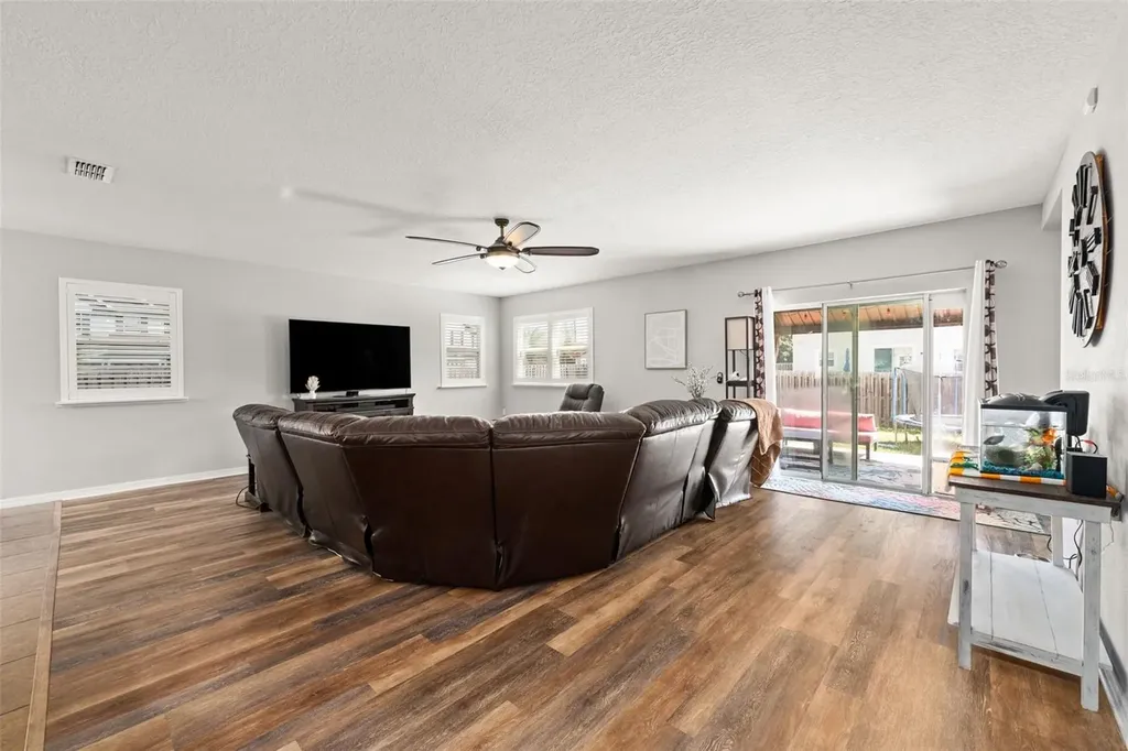 1049 NW 233rd Drive Newberry FL 32669