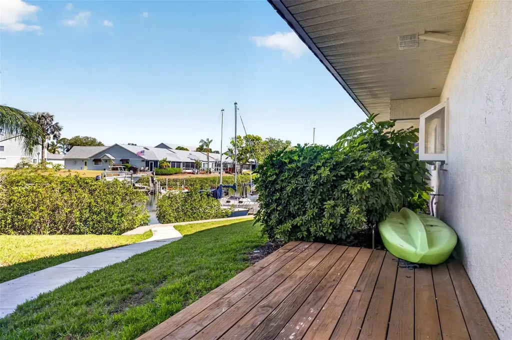 9342 Tradewinds Avenue Seminole FL 33776