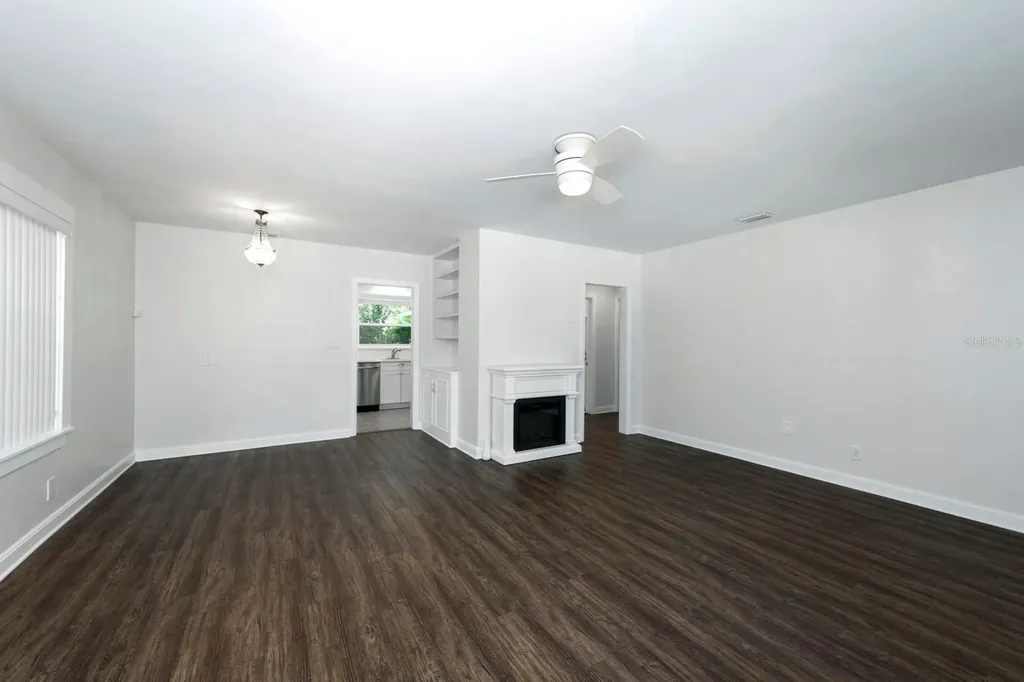 1210 N Donnelly Street Mount Dora FL 32757
