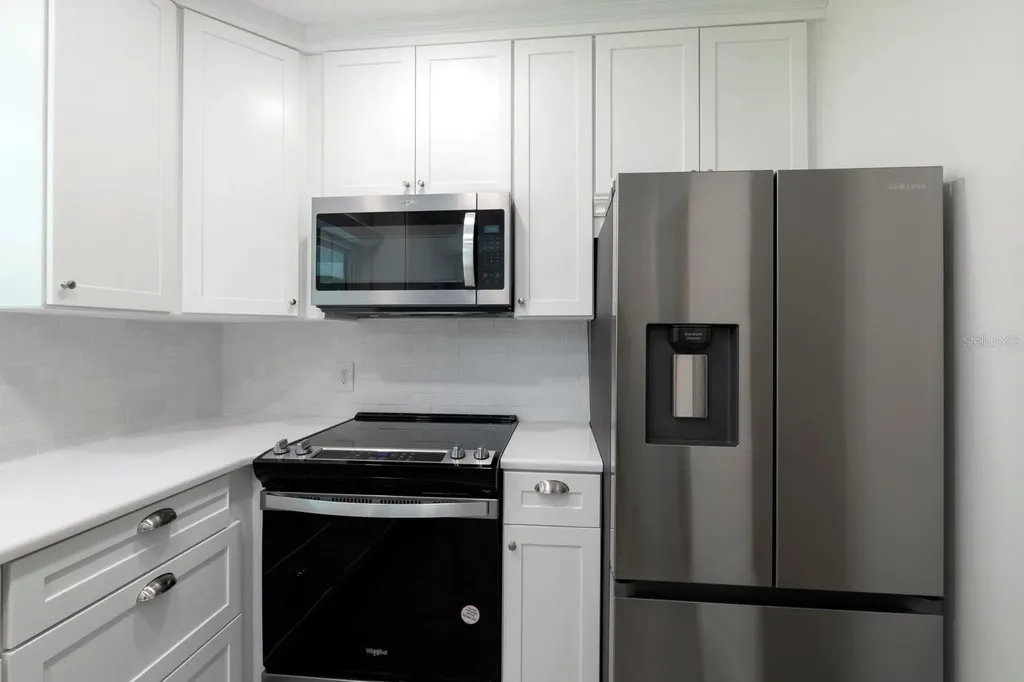 1210 N Donnelly Street Mount Dora FL 32757