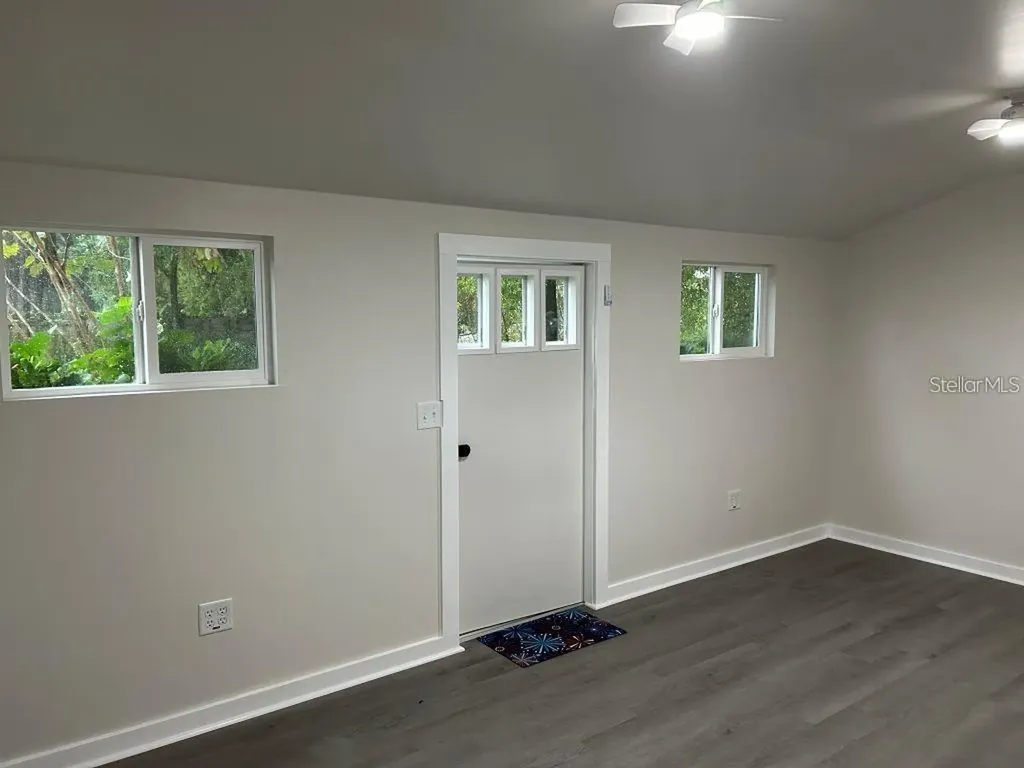 1210 N Donnelly Street Mount Dora FL 32757