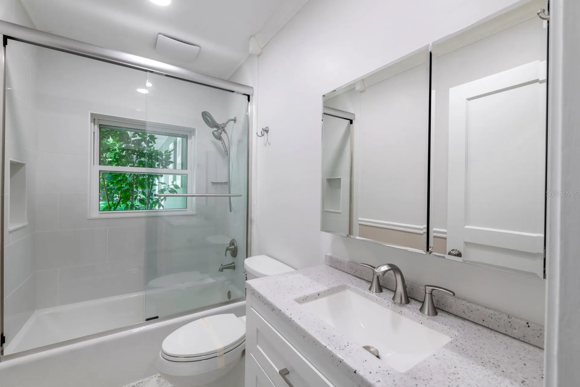 1210 N Donnelly Street Mount Dora FL 32757