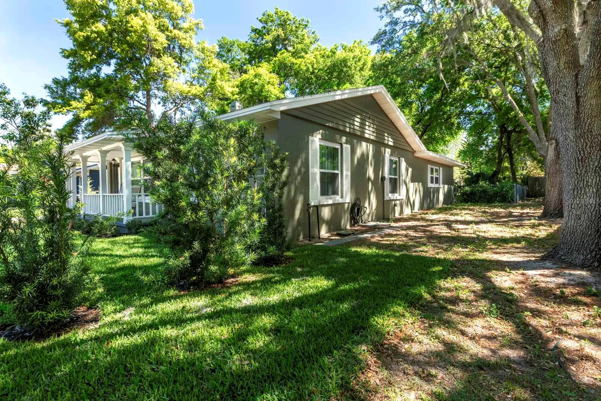 1210 N Donnelly Street Mount Dora FL 32757