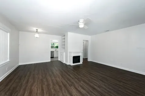 1210 N Donnelly Street Mount Dora FL 32757