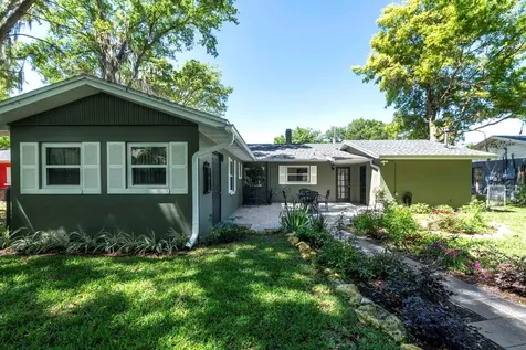 1210 N Donnelly Street Mount Dora FL 32757