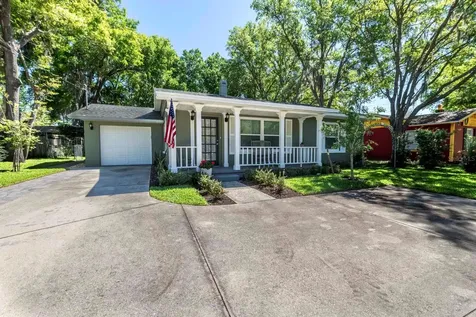 1210 N Donnelly Street Mount Dora FL 32757