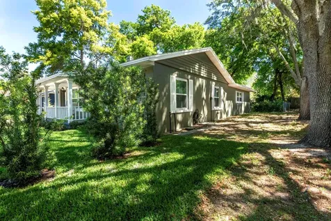 1210 N Donnelly Street Mount Dora FL 32757