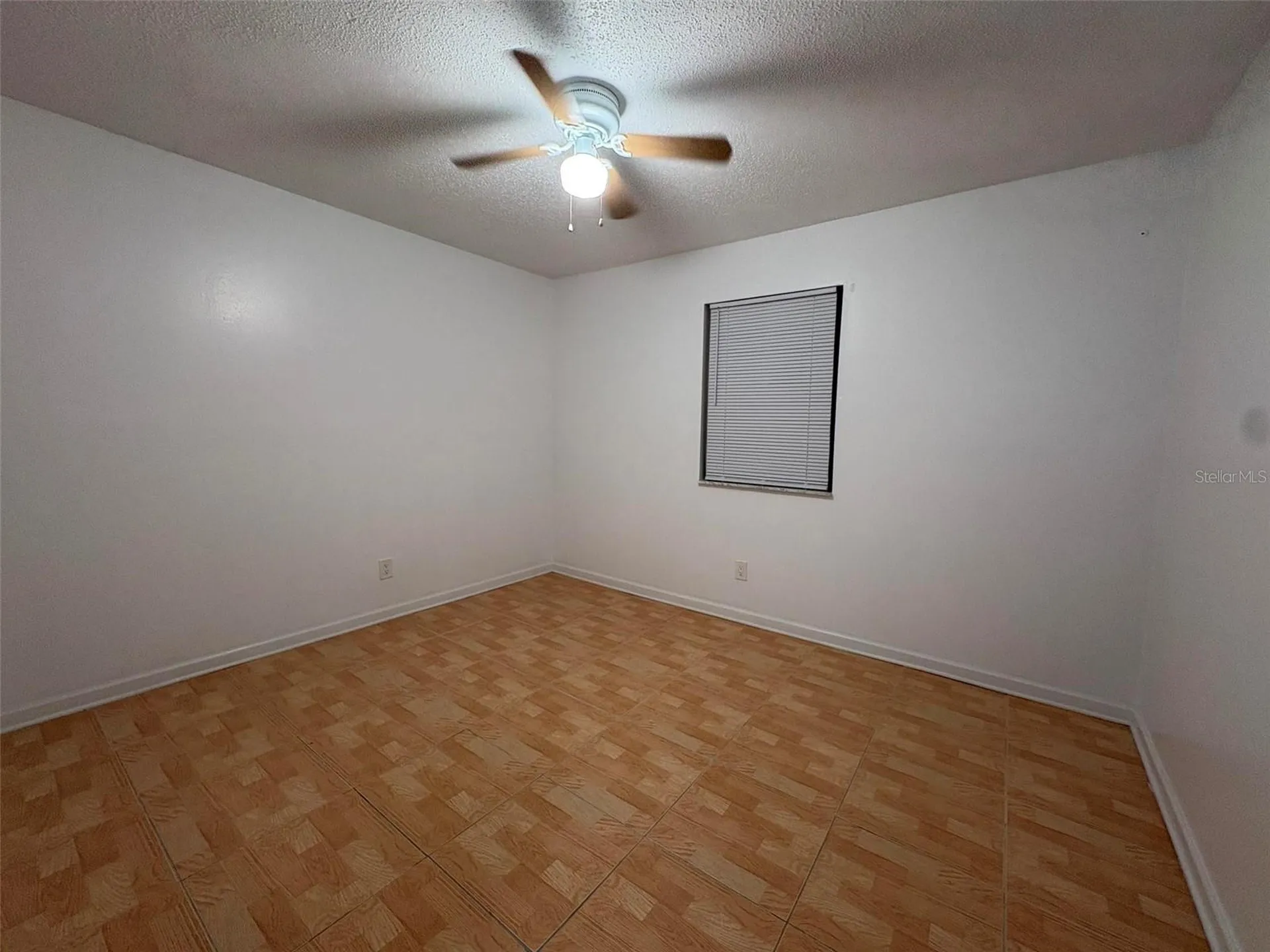 1724 Foxhall Circle Kissimmee FL 34741
