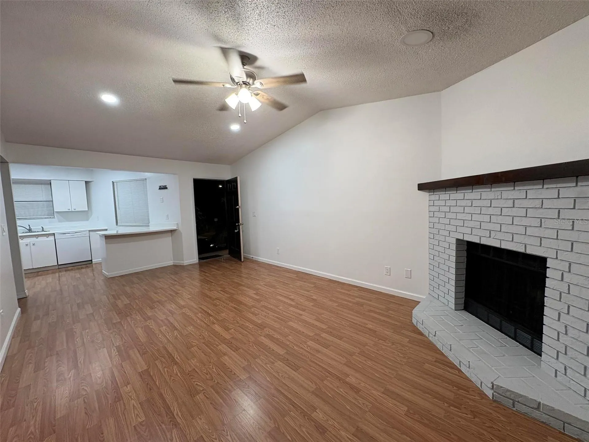 1724 Foxhall Circle Kissimmee FL 34741