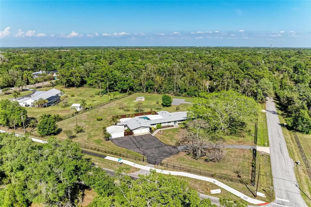 5310 N Tuttle Avenue Sarasota FL 34234