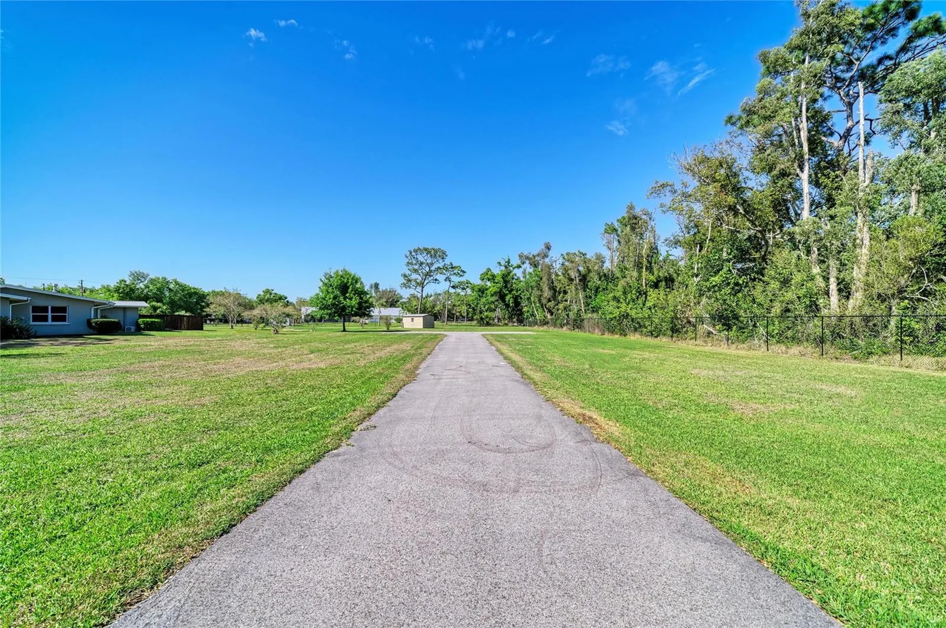 5310 N Tuttle Avenue Sarasota FL 34234
