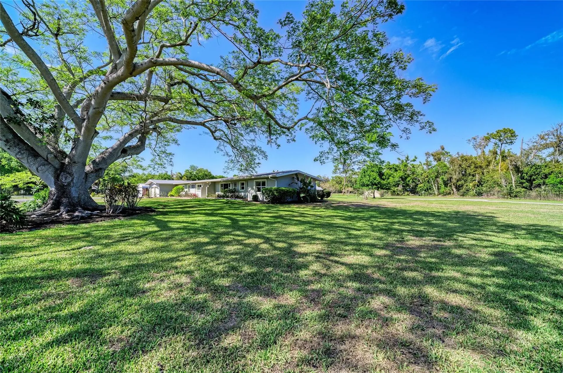 5310 N Tuttle Avenue Sarasota FL 34234