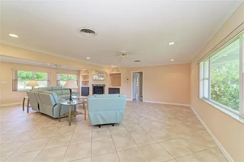 5310 N Tuttle Avenue Sarasota FL 34234