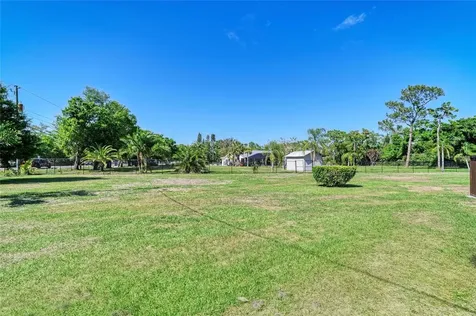 5310 N Tuttle Avenue Sarasota FL 34234