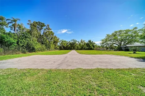 5310 N Tuttle Avenue Sarasota FL 34234