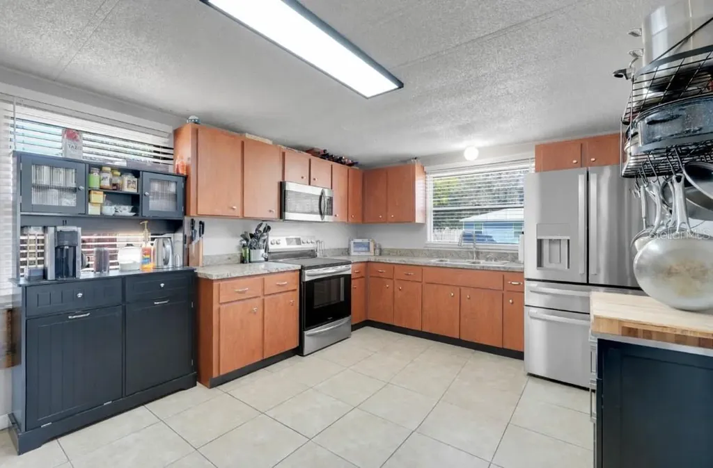 1009 E Hazzard Avenue Eustis FL 32726
