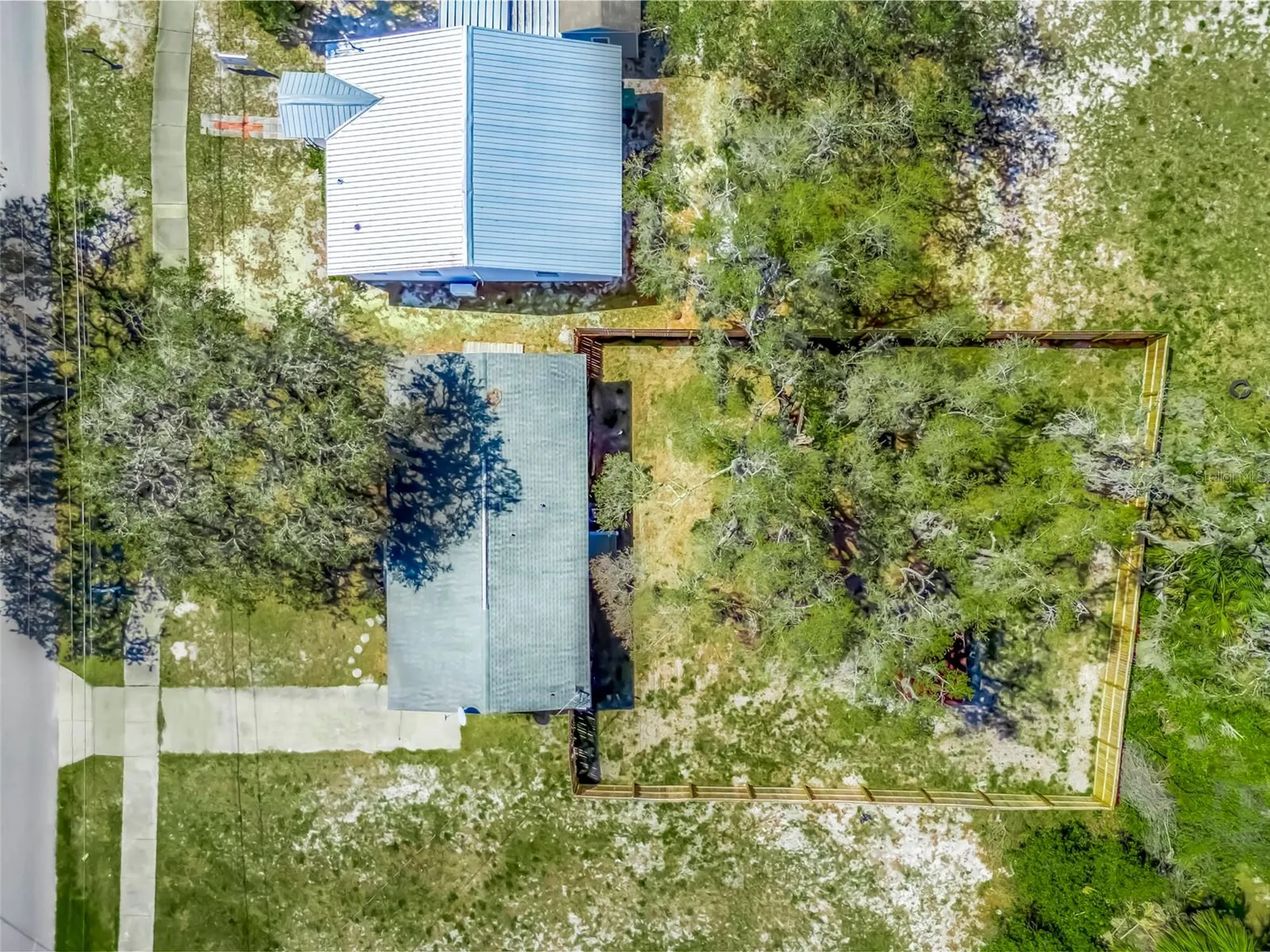 1009 E Hazzard Avenue Eustis FL 32726