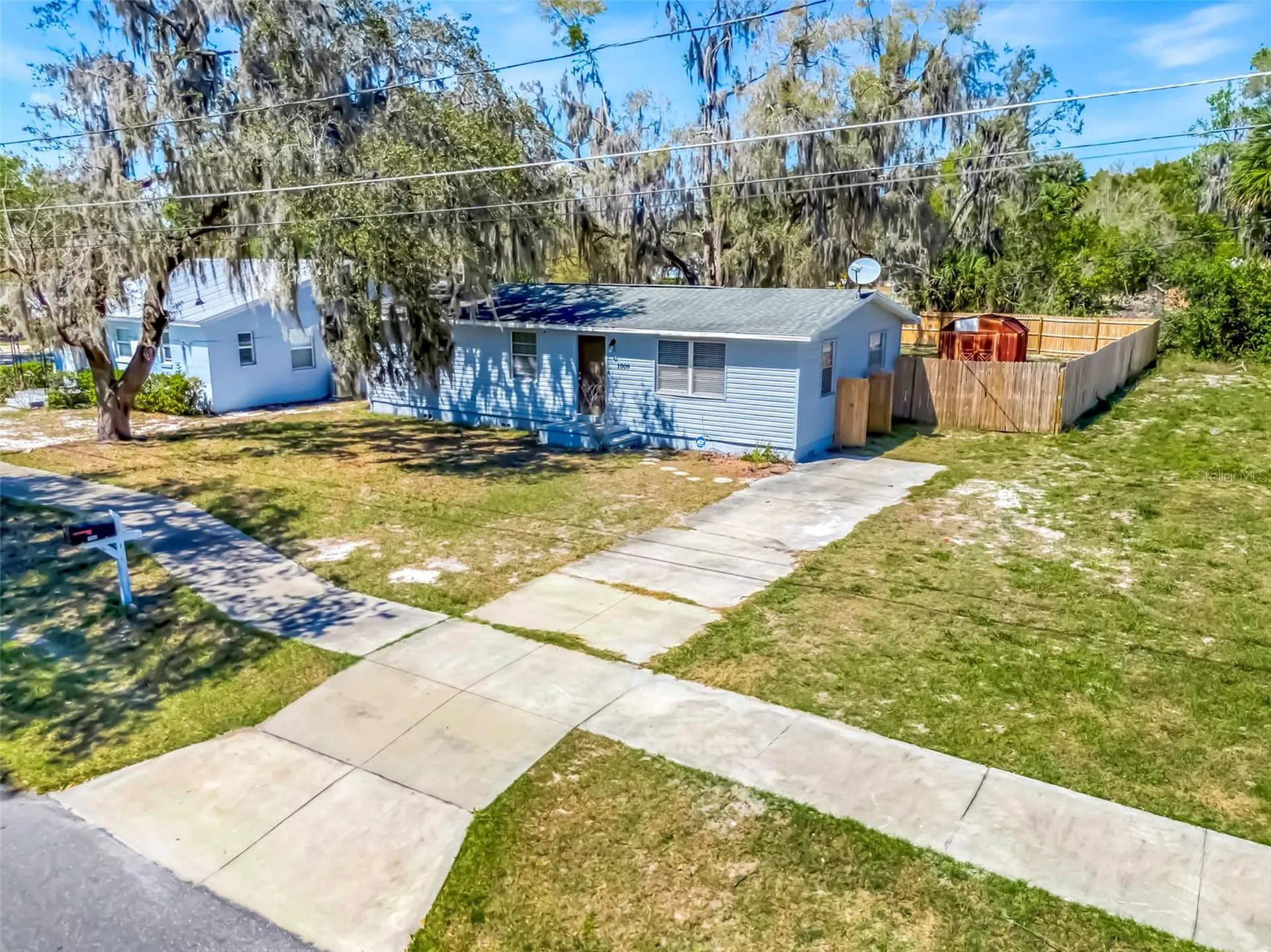 1009 E Hazzard Avenue Eustis FL 32726