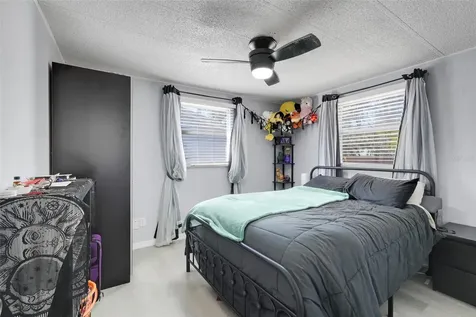1009 E Hazzard Avenue Eustis FL 32726