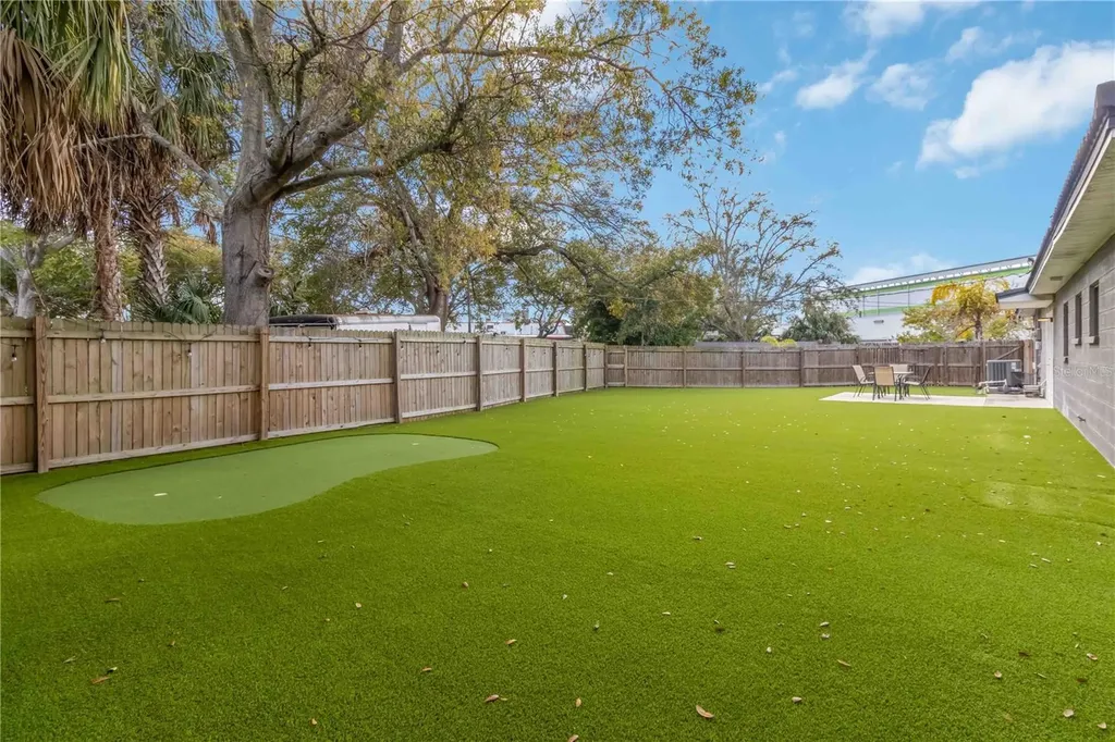 6950 29th Terrace N St Petersburg FL 33710