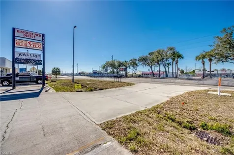 2414 Tamiami Trail Port Charlotte FL 33952