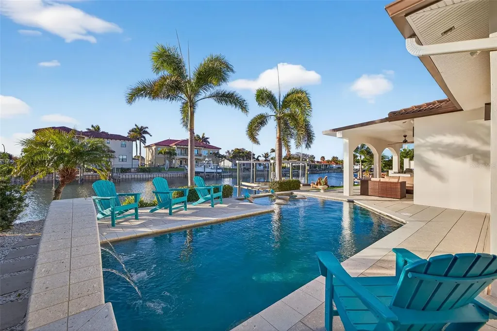 1967 Iowa Avenue NE St Petersburg FL 33703
