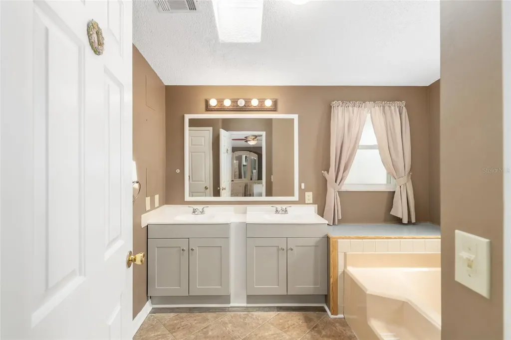 1717 Lilly Lane The Villages FL 32159
