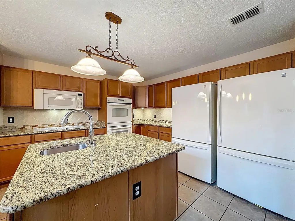313 Azores Place Groveland FL 34736