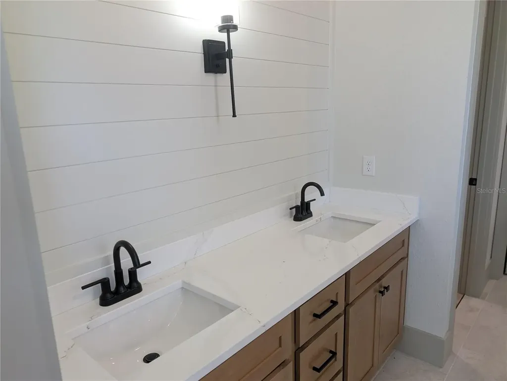1303 NE 23rd Avenue Ocala FL 34470