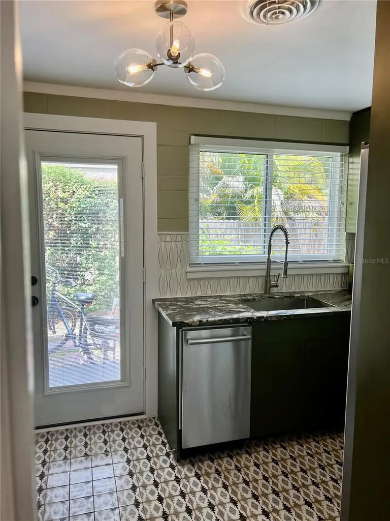 836 Mayfair Circle Orlando FL 32803