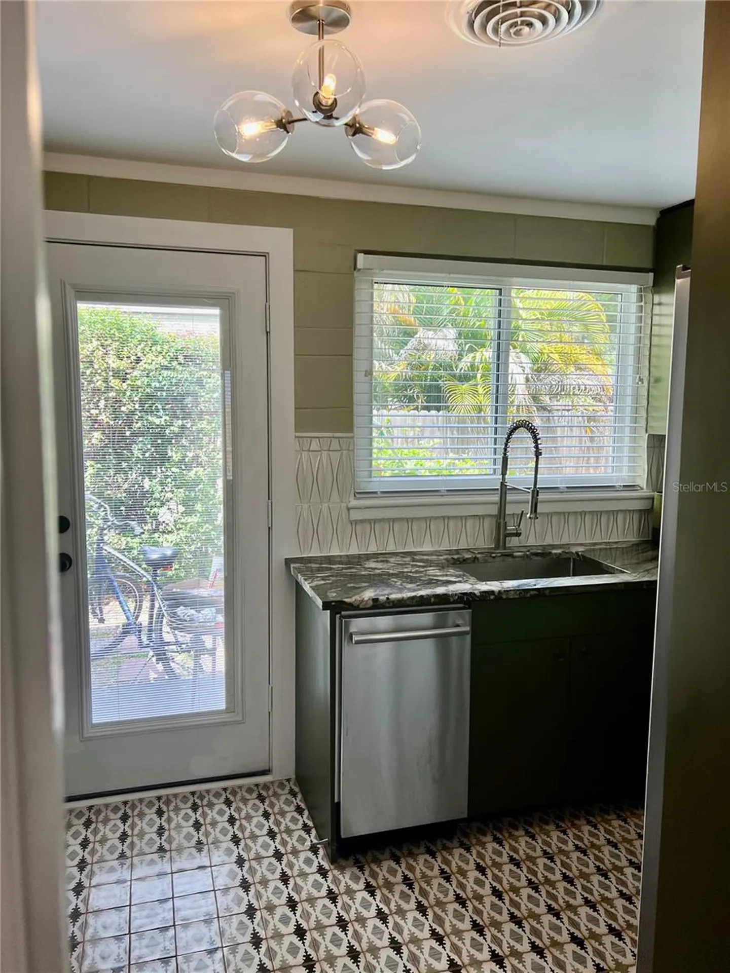 836 Mayfair Circle Orlando FL 32803