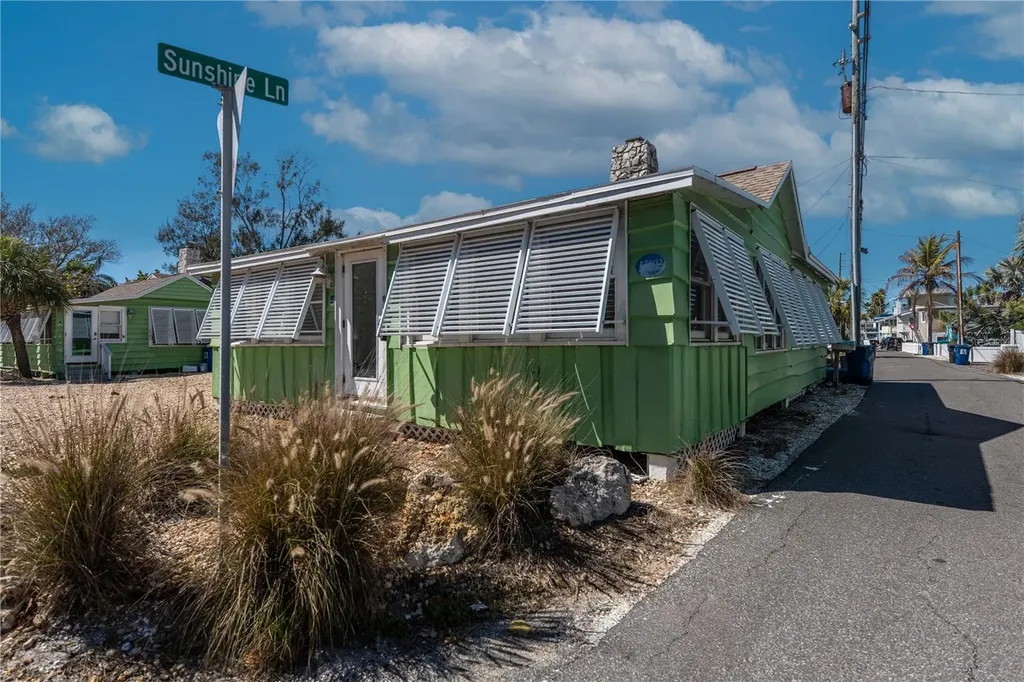 115 124th Avenue W Treasure Island FL 33706