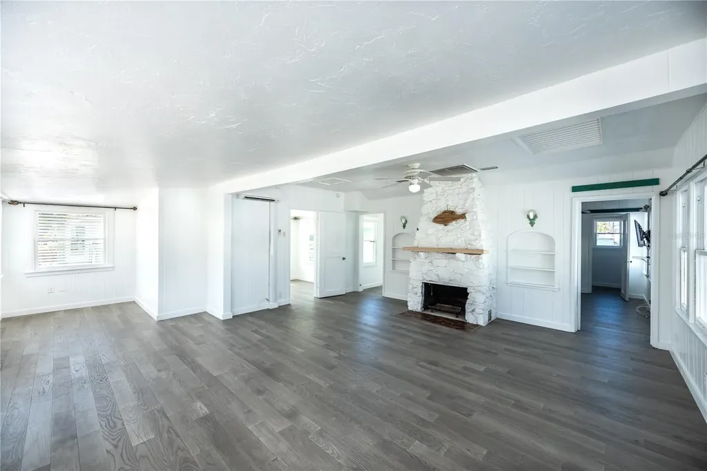 115 124th Avenue W Treasure Island FL 33706