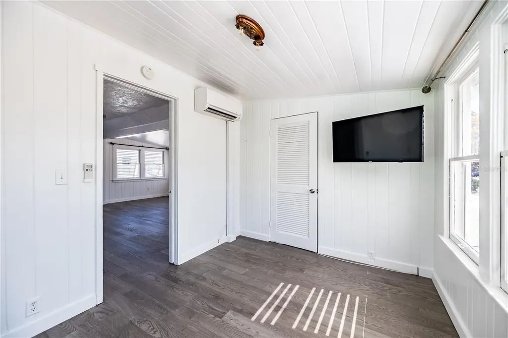 115 124th Avenue W Treasure Island FL 33706